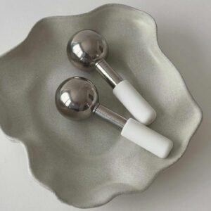 Globes de cryothérapie visage rotatifs